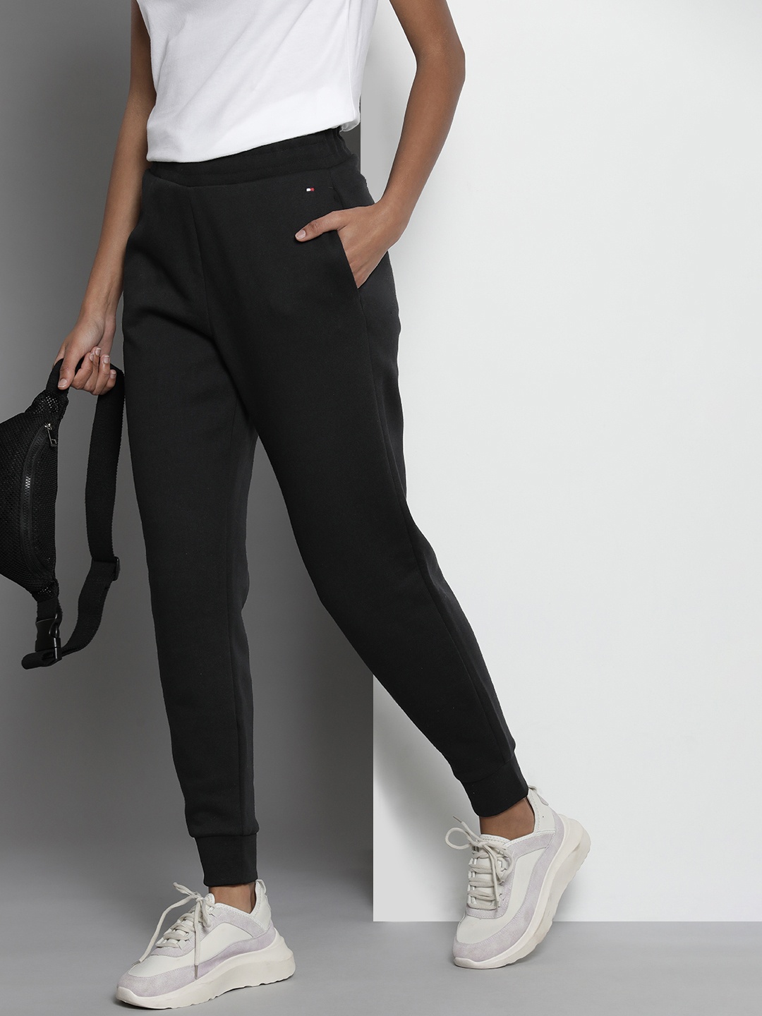 

Tommy Hilfiger Women Solid Joggers, Black