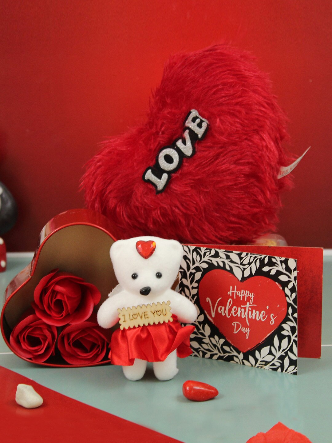 

TIED RIBBONS Valentine Day Special Combo Gift Pack, Red