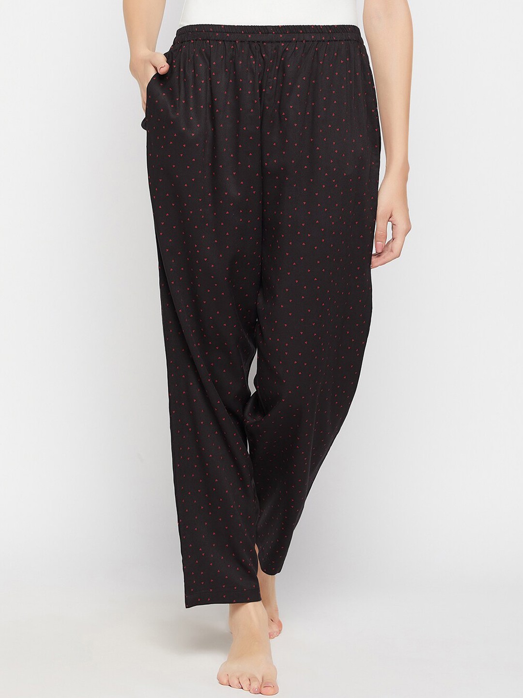 

Clovia Women Little Hearts Printed Lounge Pants, Black