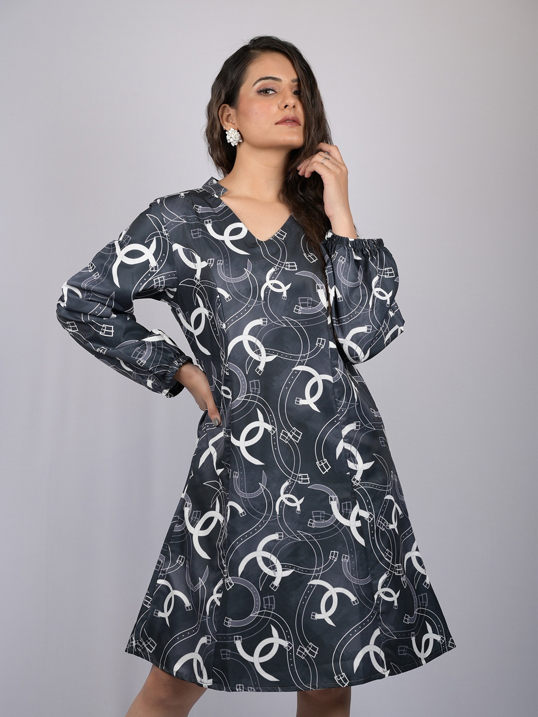 

OWO THE LABEL Conversational Printed Puff Sleeves A-Line Dress, Navy blue