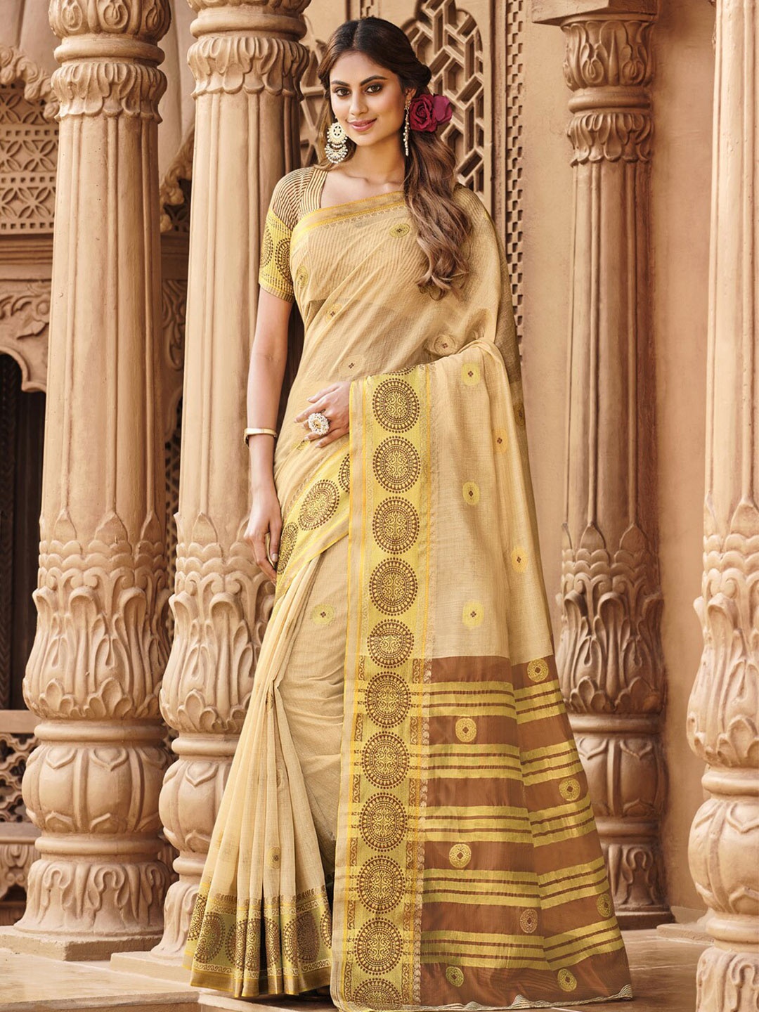 

SANGAM PRINTS Woven Design Zari Saree, Cream