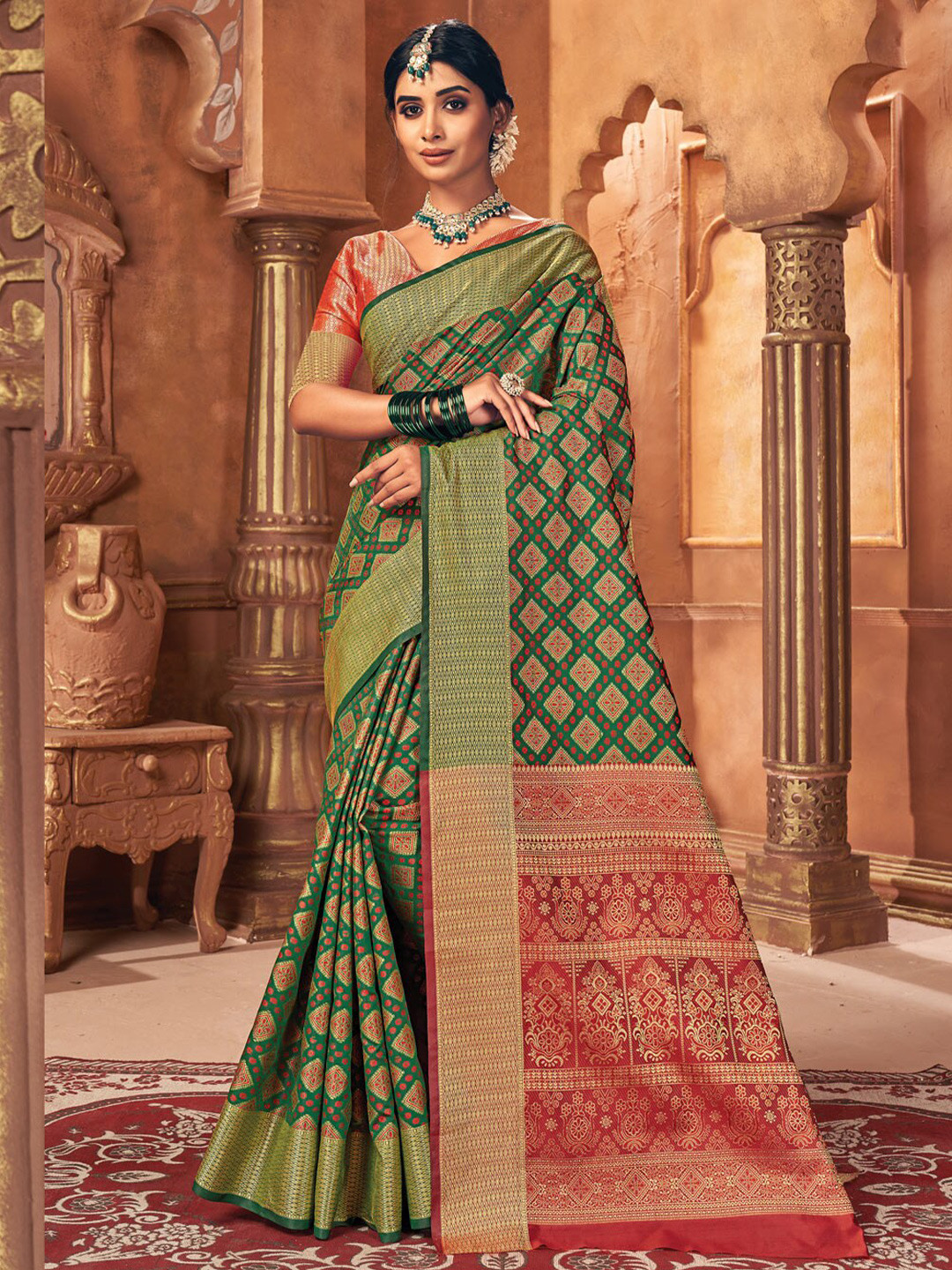 

SANGAM PRINTS Zari Silk Blend Saree, Green