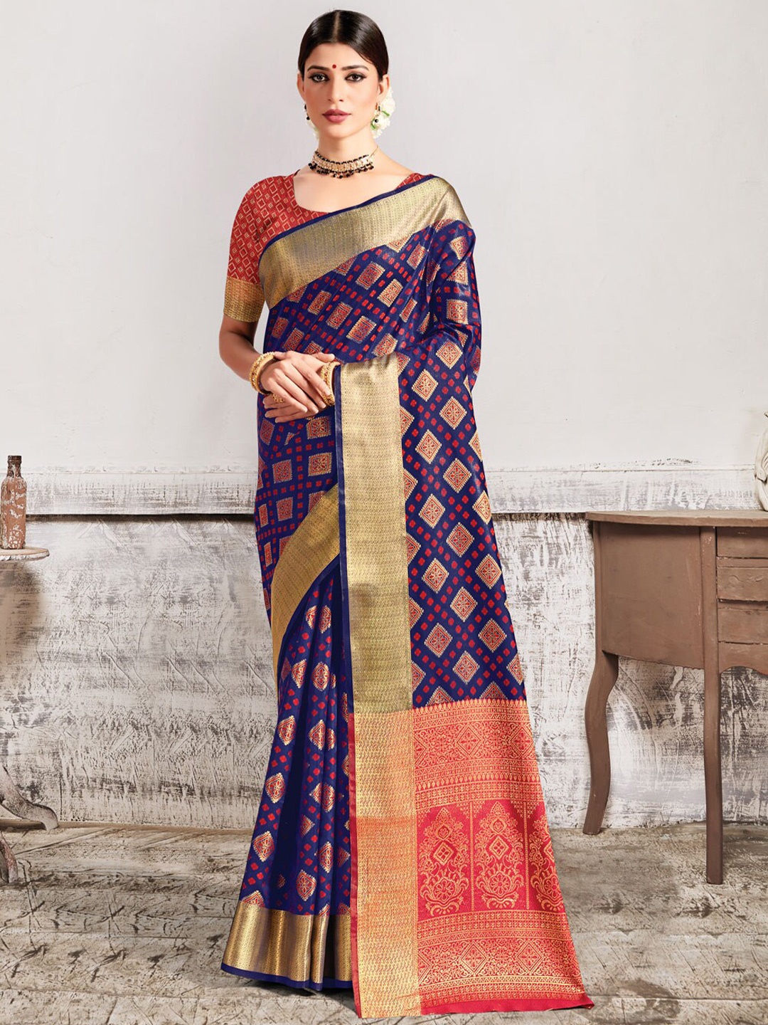 

SANGAM PRINTS Ethnic Motifs Zari Silk Blend Saree, Blue