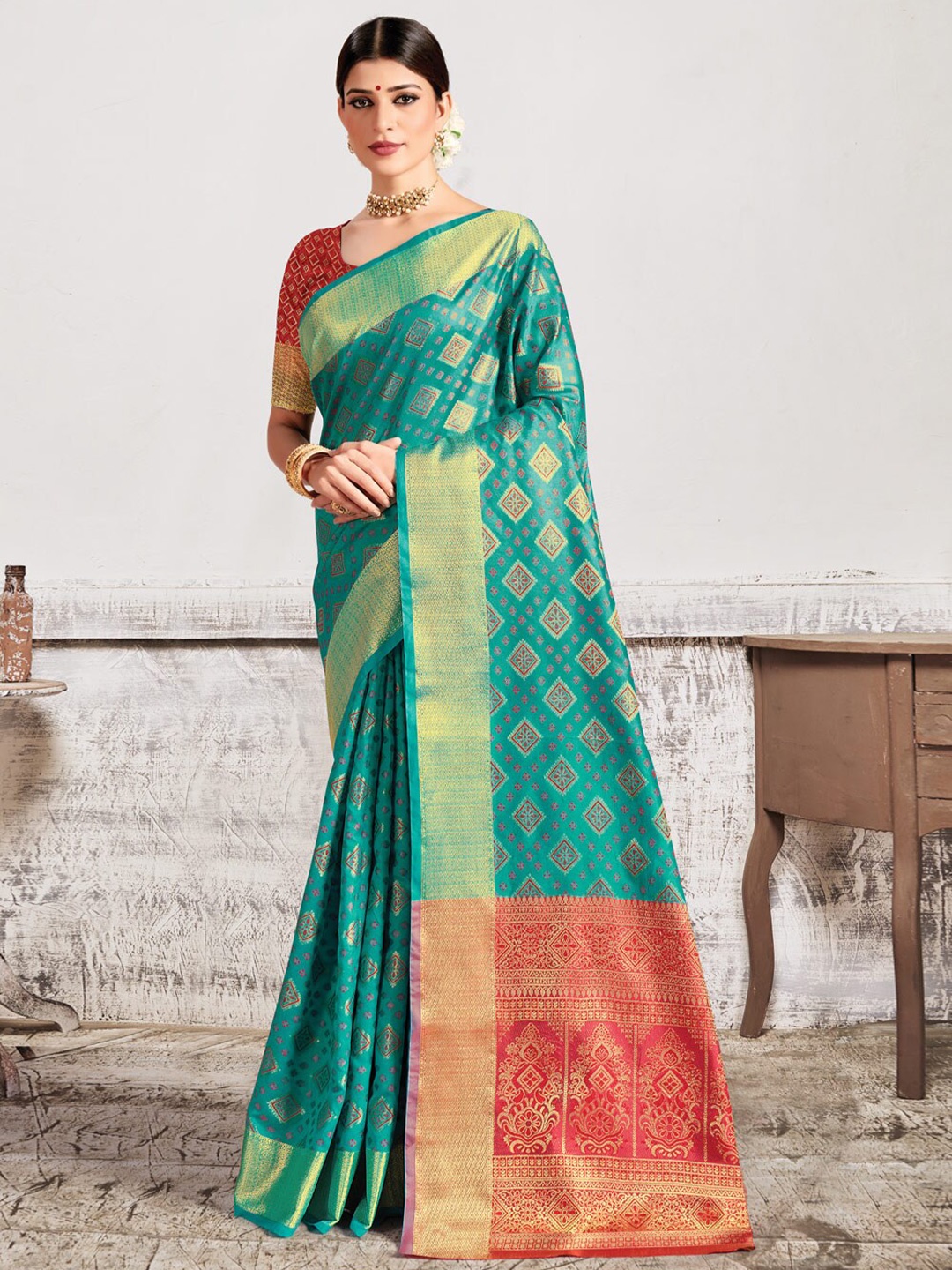 

SANGAM PRINTS Woven Design Zari Silk Blend Saree, Sea green