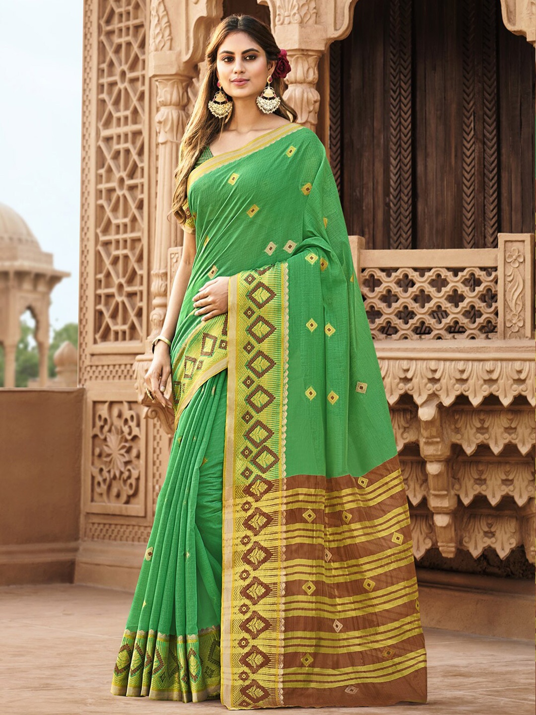 

SANGAM PRINTS Woven Design Zari Saree, Green