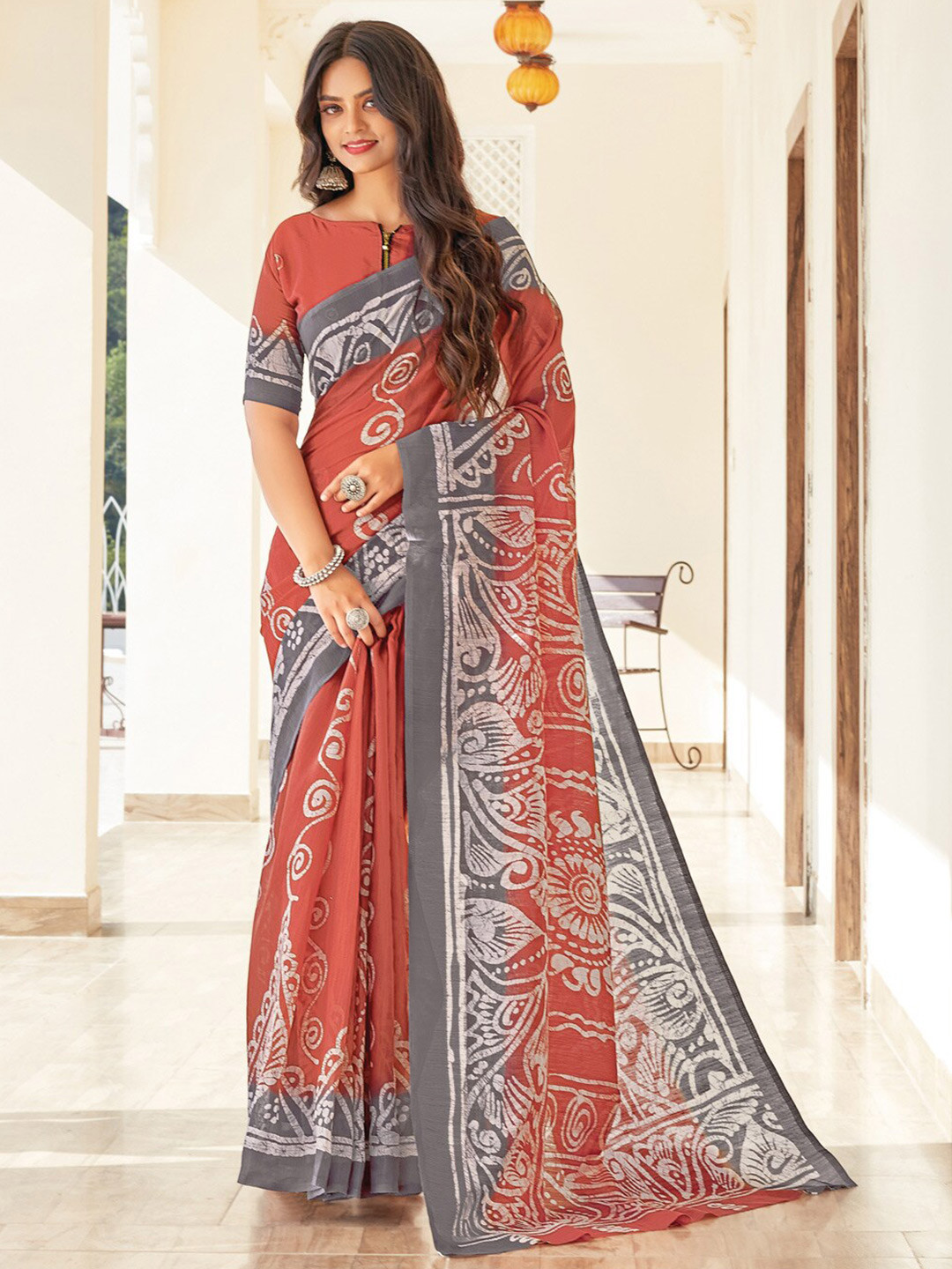 

SANGAM PRINTS Batik Printed Saree, Red