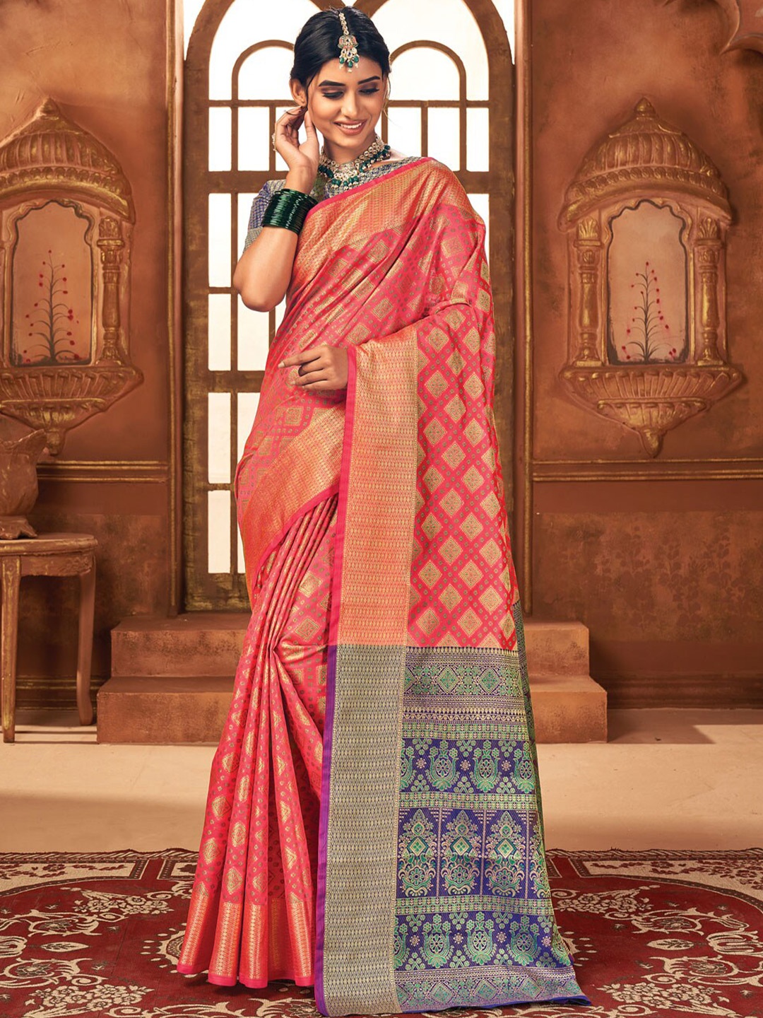 

SANGAM PRINTS Ethnic Motifs Zari Silk Blend Saree, Pink