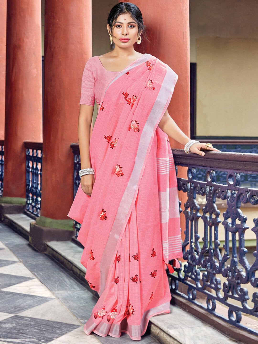 

SANGAM PRINTS Ethnic Motifs Zari Linen Blend Saree, Pink