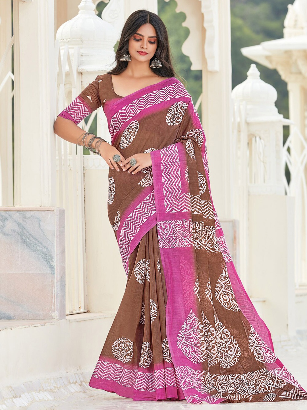 

SANGAM PRINTS Ethnic Motifs Cotton Saree, Brown