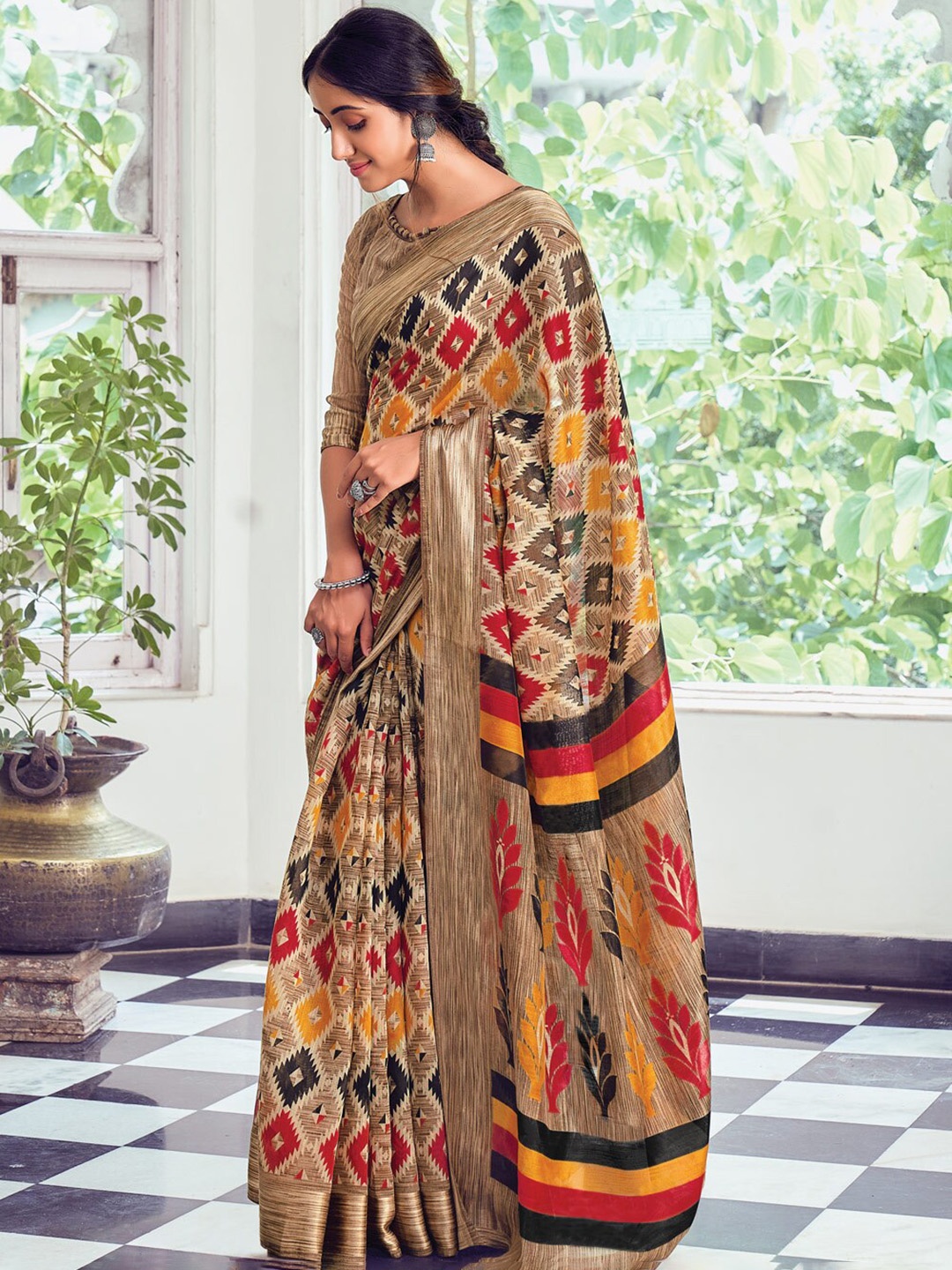 

SANGAM PRINTS Ethnic Motifs Printed Cotton Saree, Beige