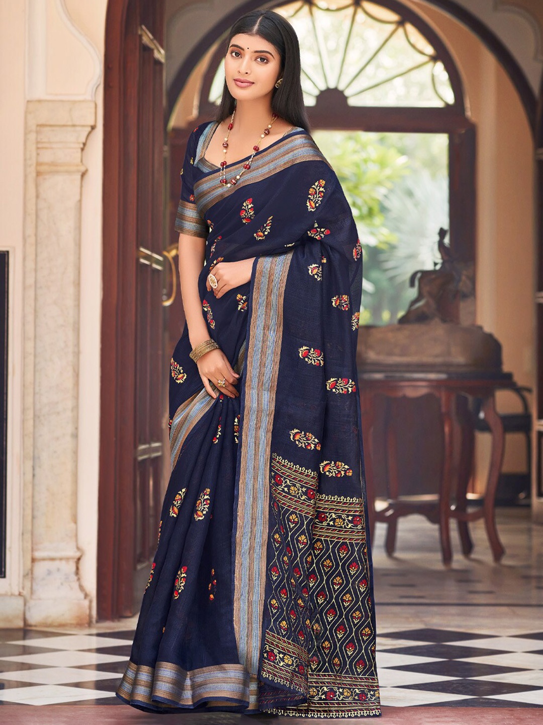 

SANGAM PRINTS Floral Print Saree, Navy blue