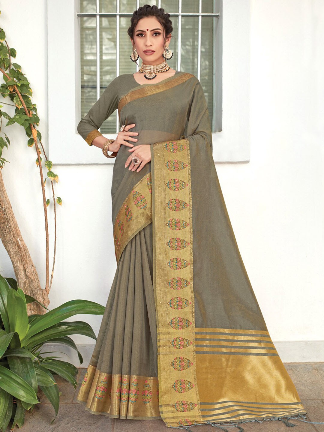 

SANGAM PRINTS Woven Design Zari Organza Saree, Grey