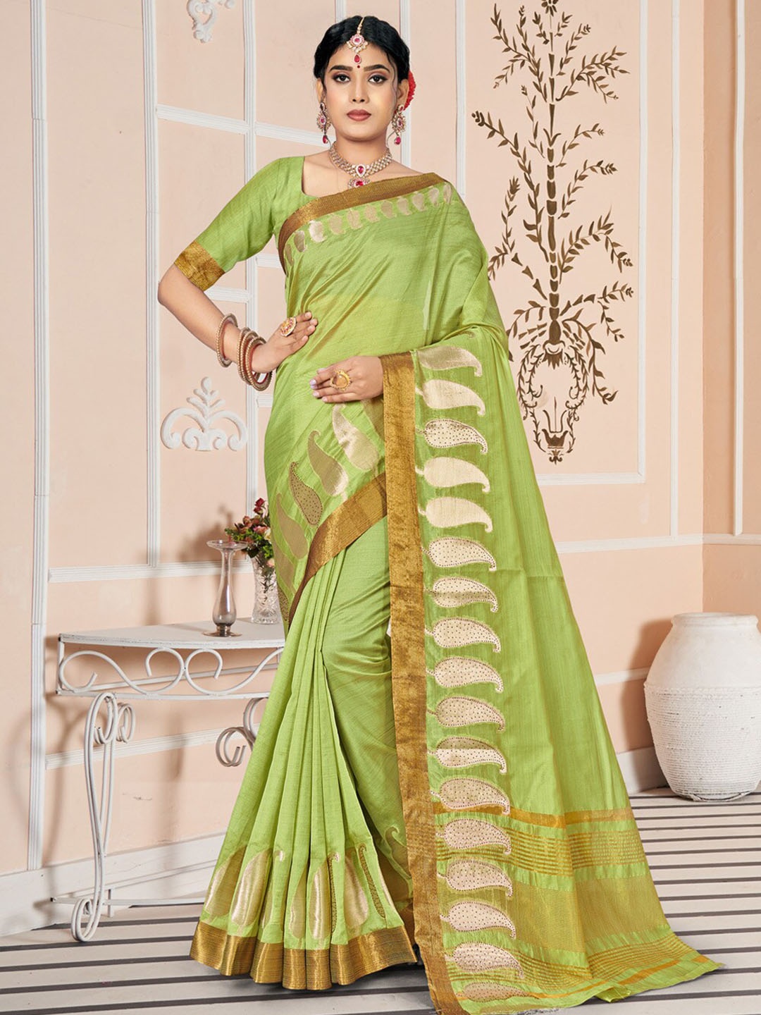 

SANGAM PRINTS Woven Design Zari Saree, Green