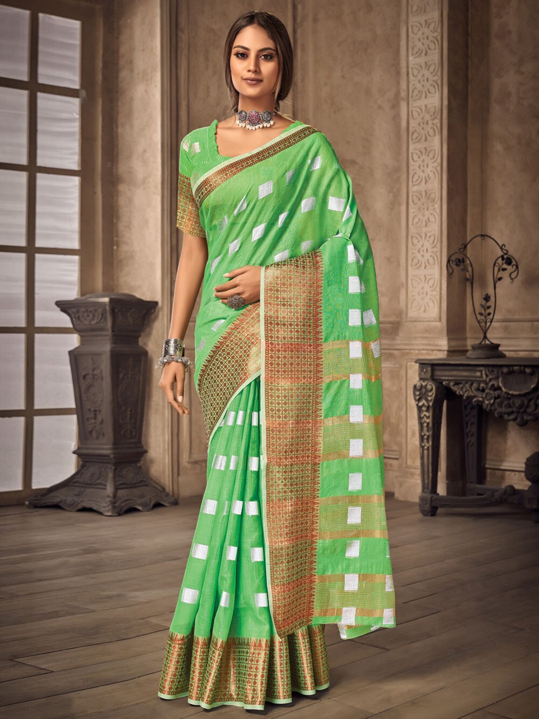 

SANGAM PRINTS Woven Design Zari Linen Blend Saree, Green