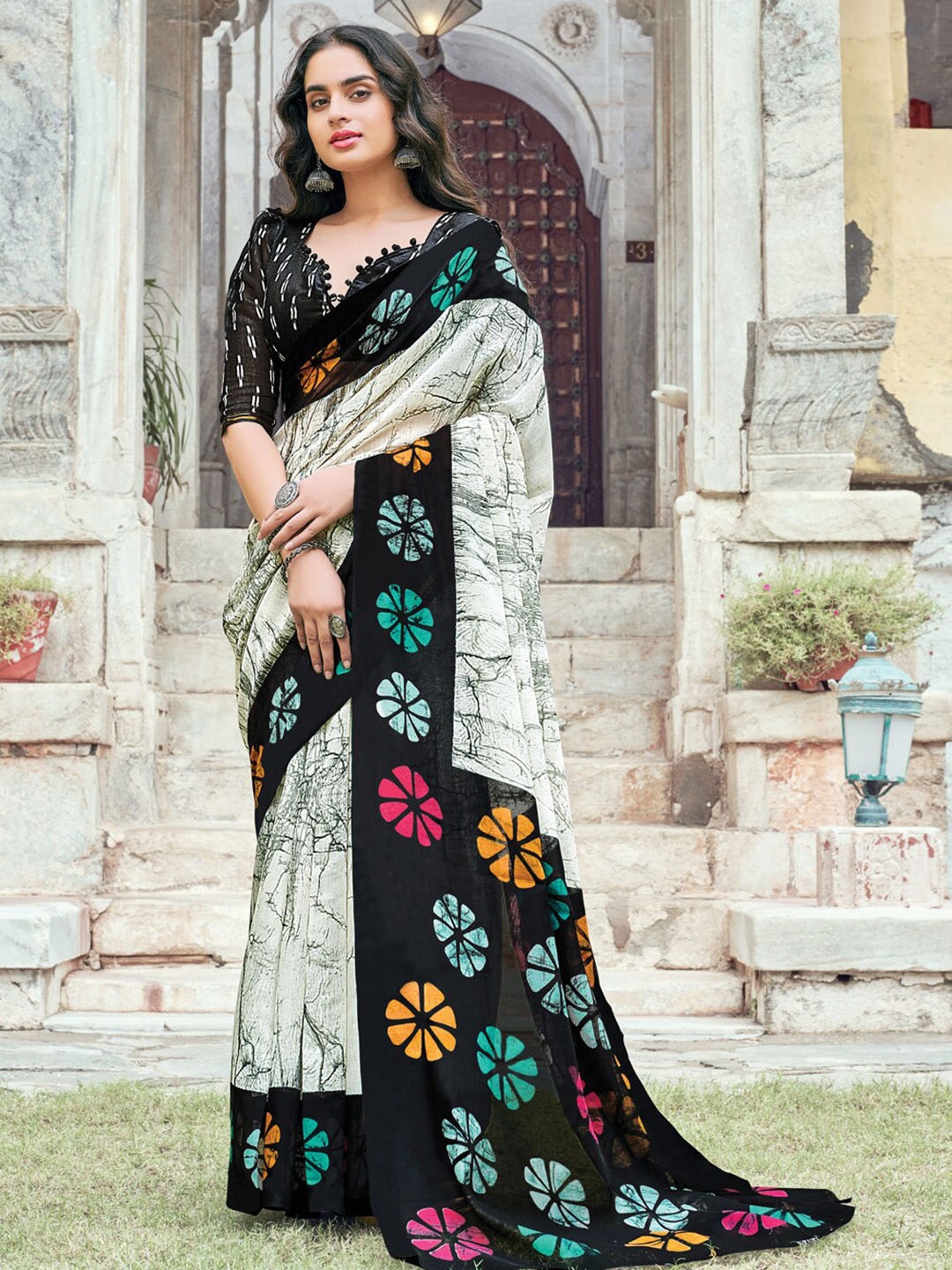 

SANGAM PRINTS Floral Saree, Off white