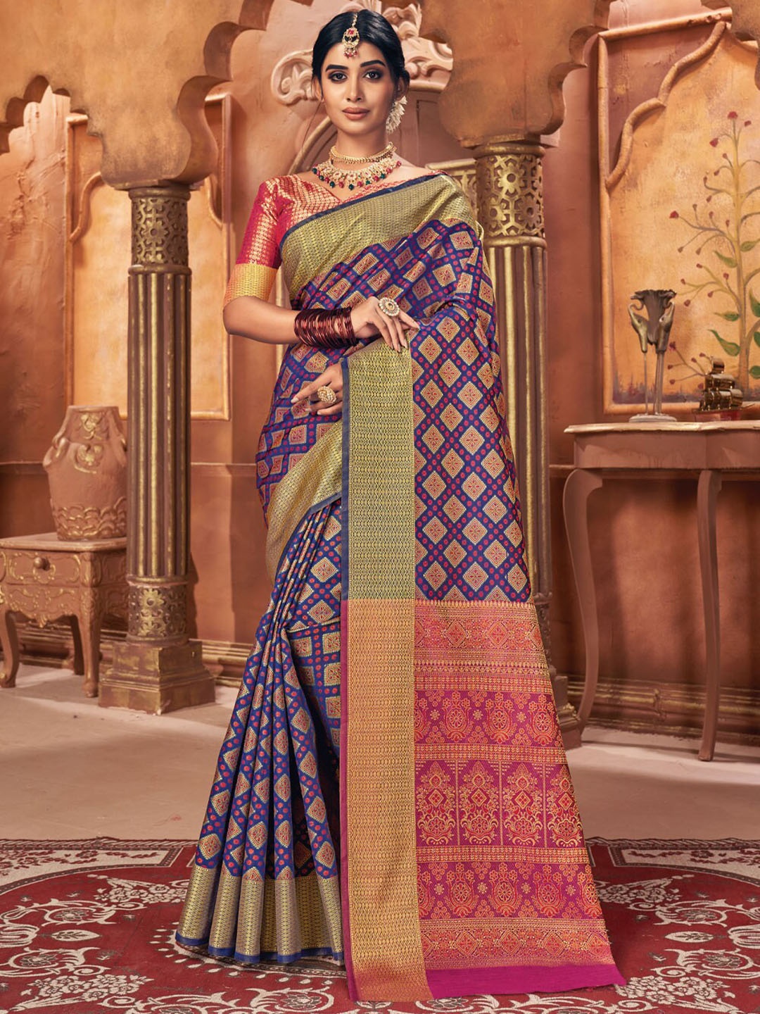 

SANGAM PRINTS Woven Design Zari Silk Blend Saree, Purple