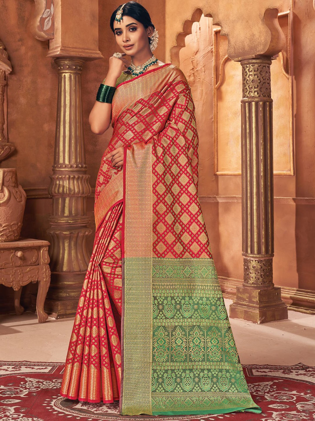 

SANGAM PRINTS Woven Design Zari Silk Blend Saree, Red