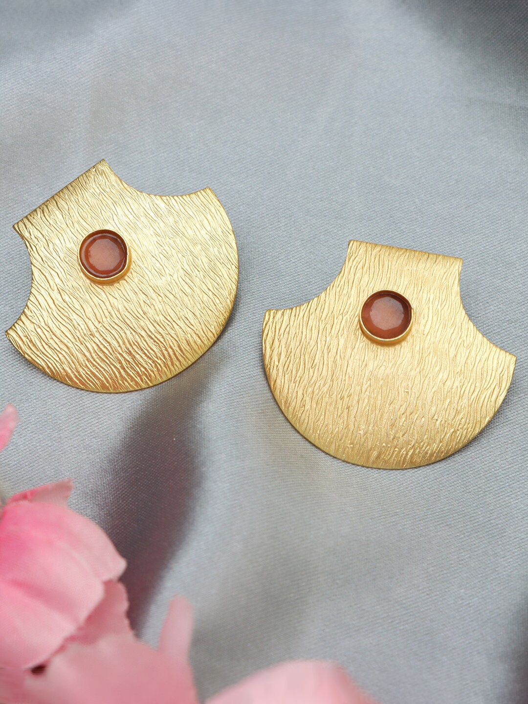 

Ozanoo Gold-Plated Classic Earrings