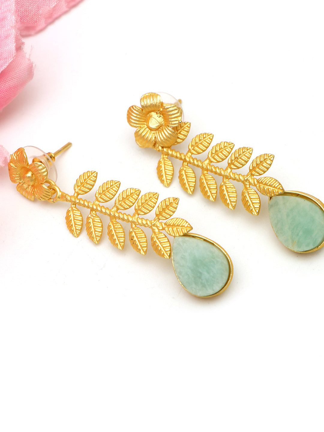 

Ozanoo Gold Plated Leaf Shaped Drop Earrings
