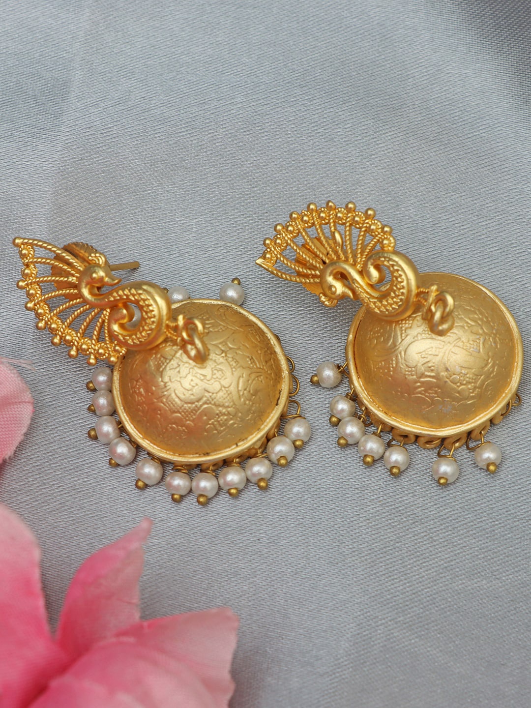 

Ozanoo Gold-Plated Dome Shaped Jhumkas Earrings