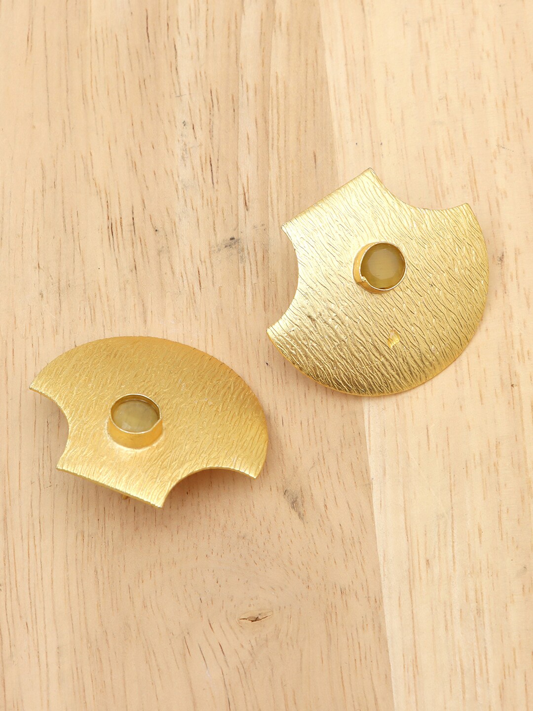 

Ozanoo Gold-Plated Contemporary Studs Earrings