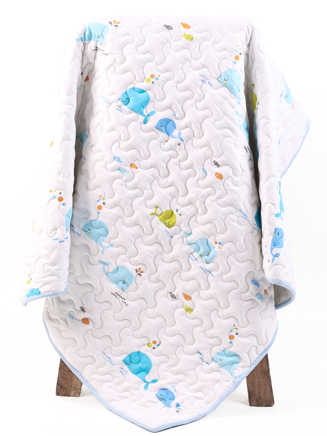

Moms Home Kids Whale White & Blue Organic Cotton AC Room 300 GSM Single Bed Quilt