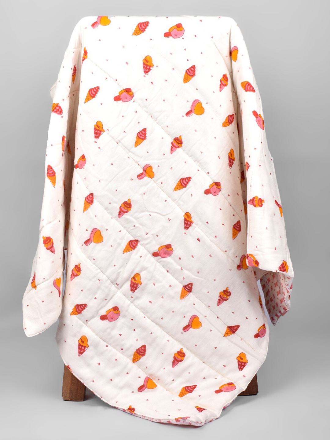 

Moms Home Kids Icecream White & Orange Organic Cotton AC Room 300 GSM Single Bed Quilt