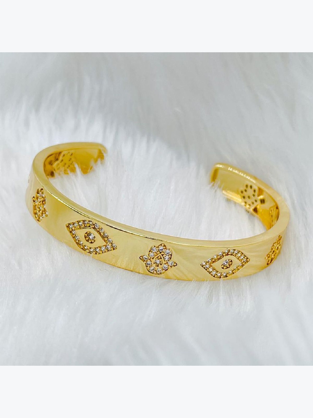 

ZIVOM Women Brass Cubic Zirconia Antique Gold-Plated Kada Bracelet, White