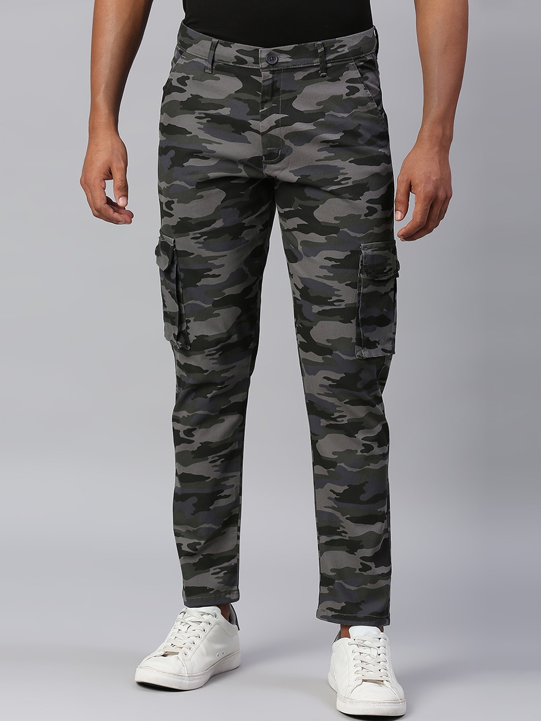 

Dennis Lingo Men Camouflage Printed Tapered Fit Cotton Cargos Trousers, Grey