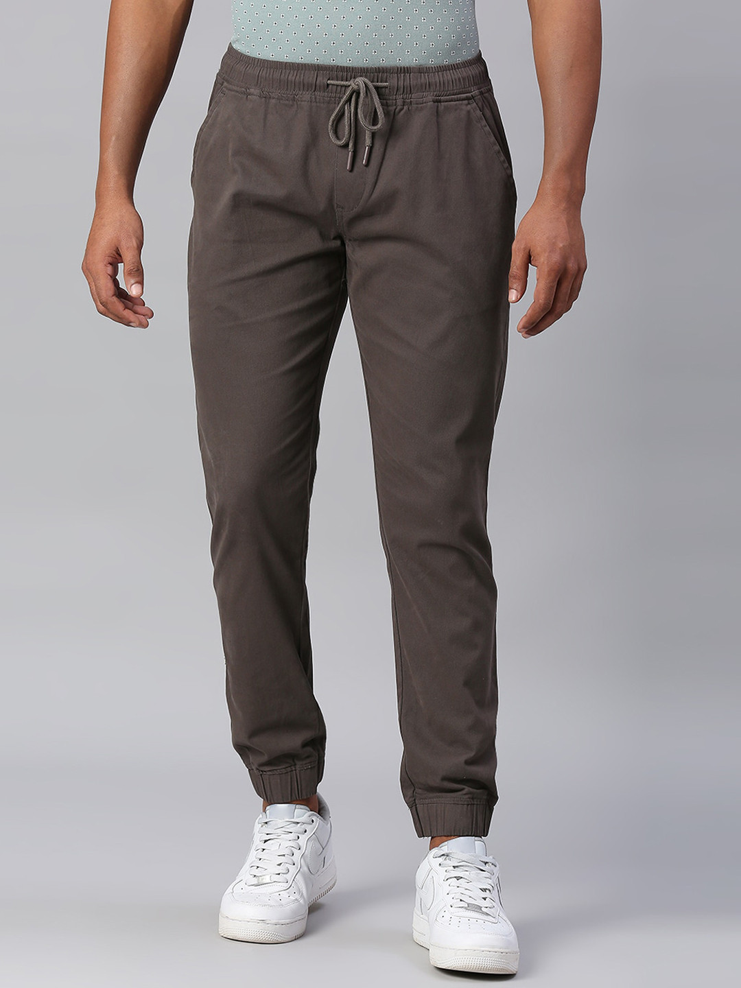

Dennis Lingo Men Tapered Fit Cotton Joggers, Grey