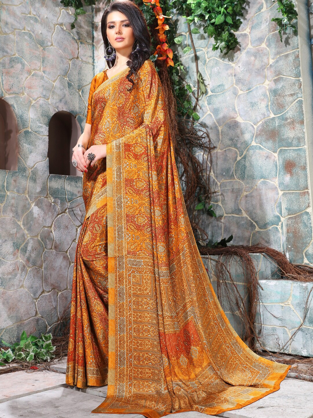 

Kasak Floral Pure Crepe Saree, Beige