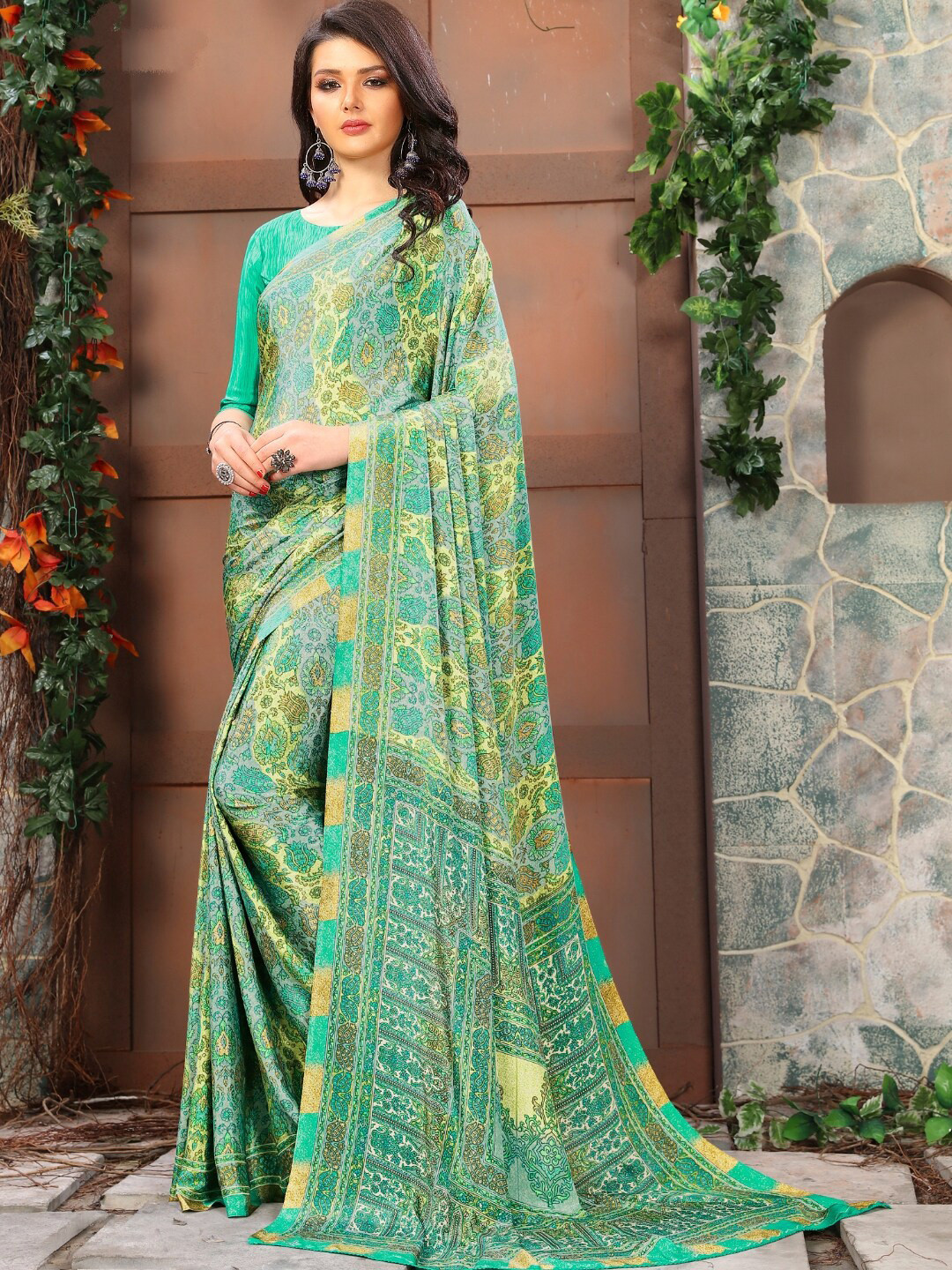 

Kasak Fluorescent Floral Pure Crepe Saree, Fluorescent green
