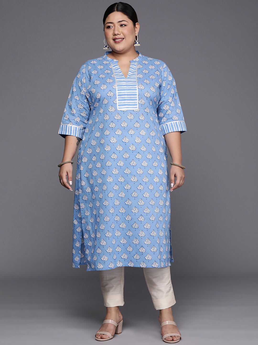 

EXTRA LOVE BY LIBAS Women Plus Size Floral Motifs Printed Gotta Patti Kurta, Blue