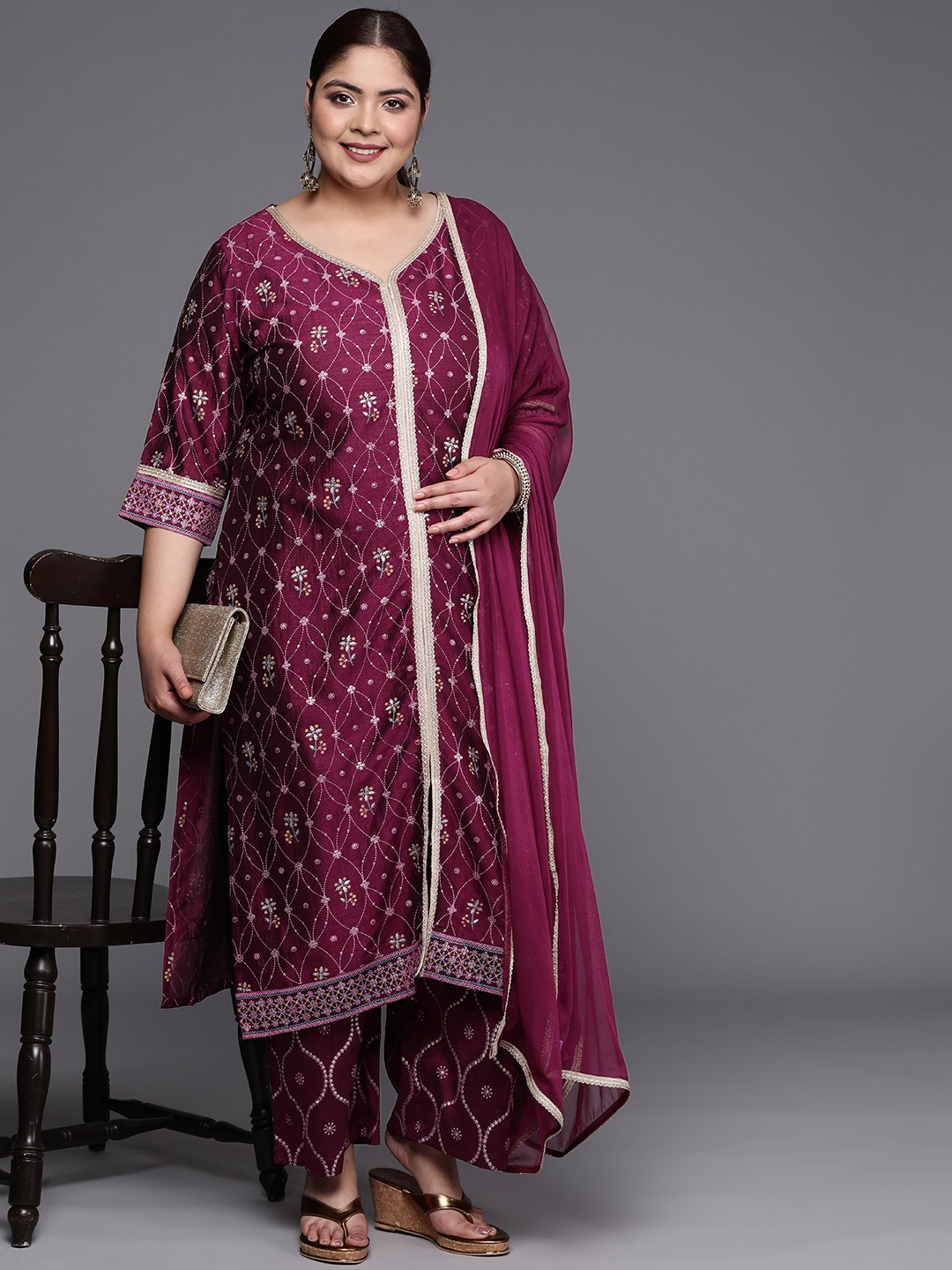 

EXTRA LOVE BY LIBAS Women Plus Size Printed Thread Work Kurta With Palazzos & With Dupatta, Purple
