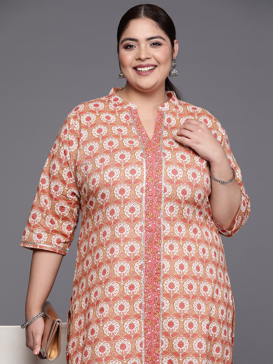 

EXTRA LOVE BY LIBAS Women Plus Size Floral Printed Gotta Patti Kurta, Tan