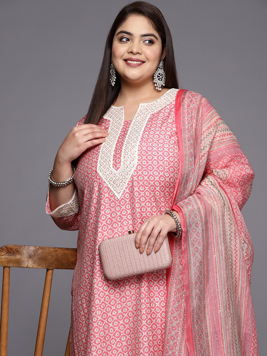 

EXTRA LOVE BY LIBAS Women Plus Size Printed Sequinned Kurta With Trousers & With Dupatta, Pink