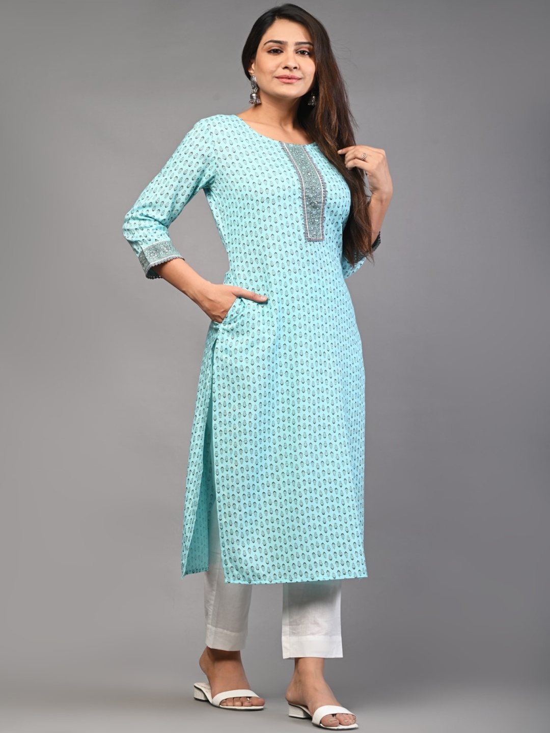 

DIVA WALK Women Floral Printed Kurta, Blue