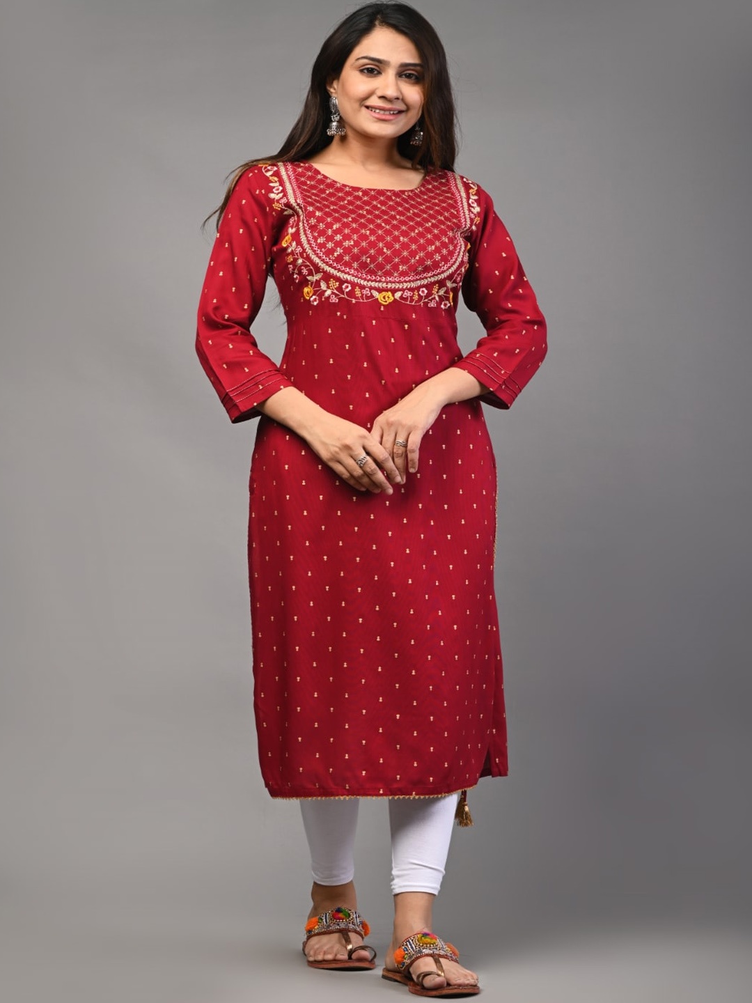 

DIVA WALK Women Ethnic Motifs Embroidered Thread Work Kurta, Maroon