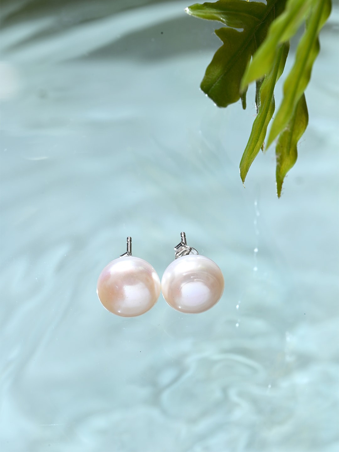 

Zavya Contemporary Studs Earrings, White