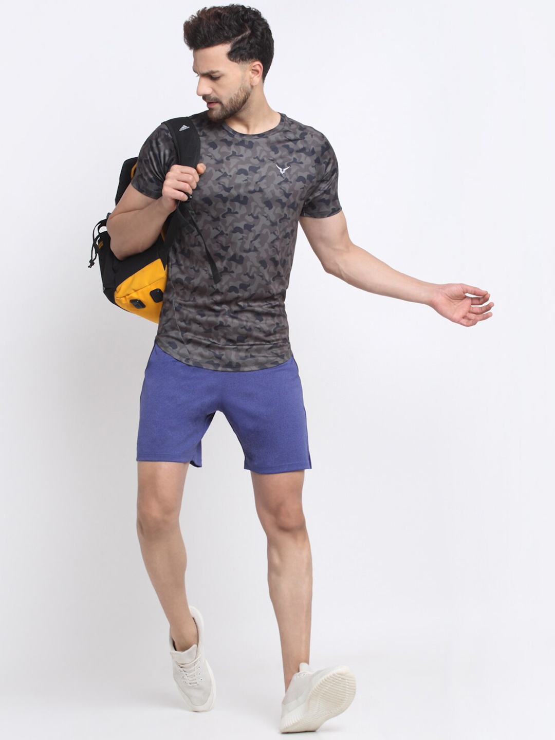 

Invincible Men Round Neck Tee, Olive