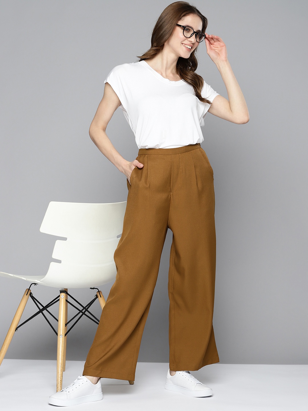 

Mast & Harbour Women Pleated Trousers, Brown
