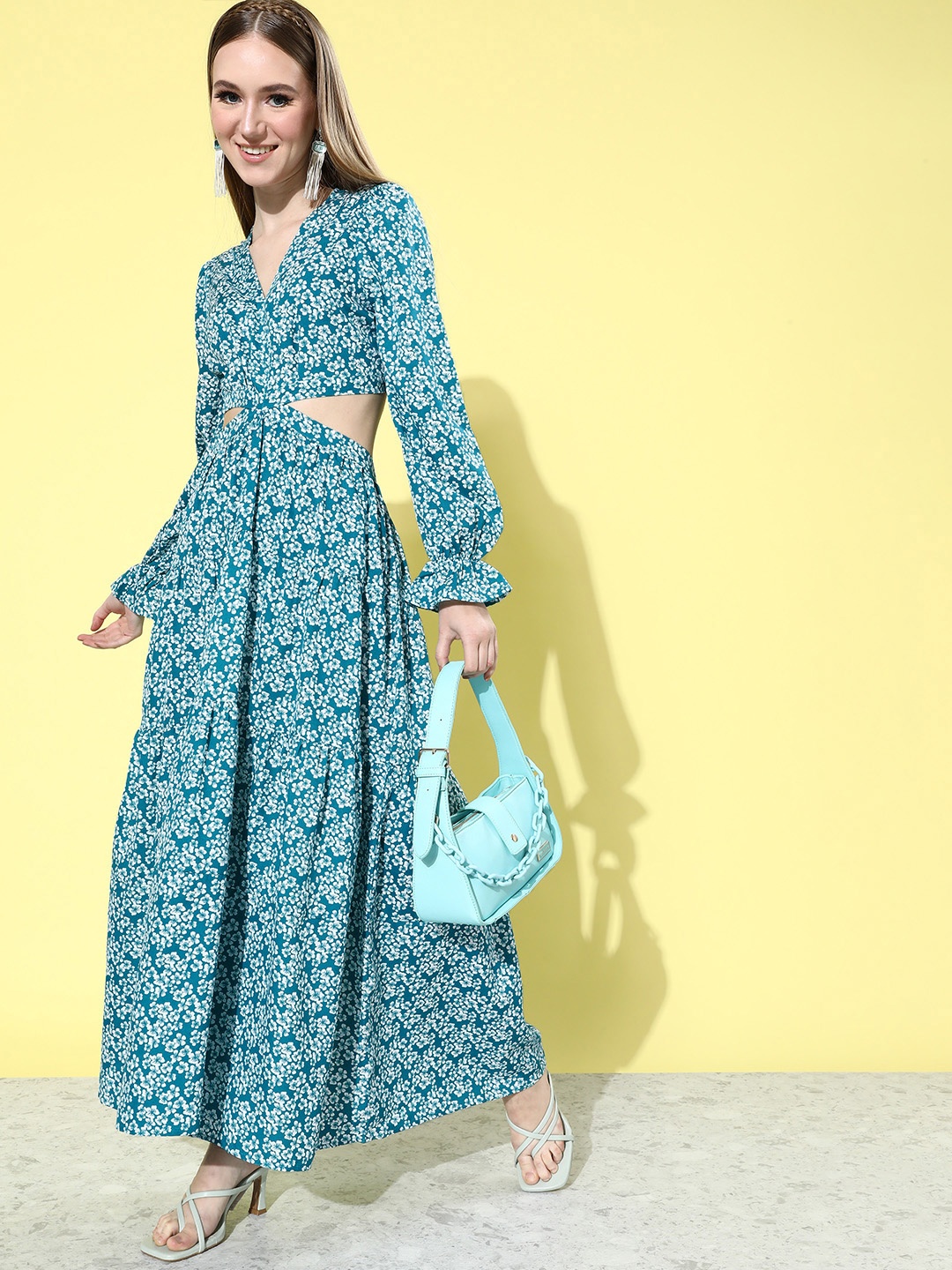 

DressBerry Ocean Blue 90's Hollaback Cutout Course Floral Printed Maxi Dress