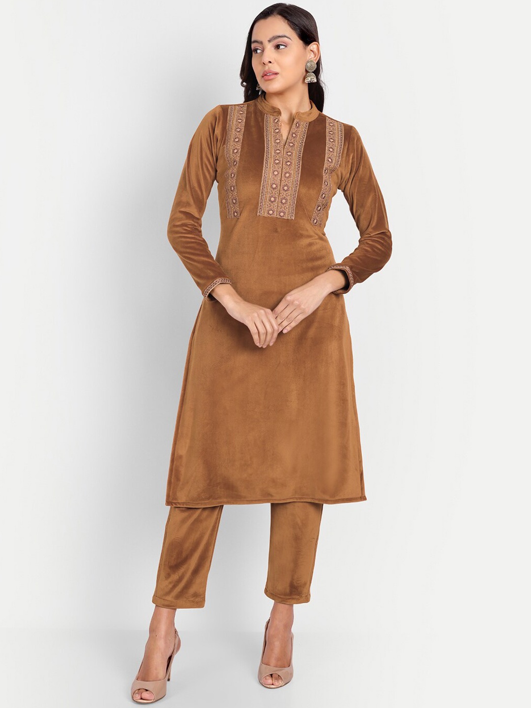 

HK colours of fashion Women Floral Embroidered Kurta with Trousers, Camel brown