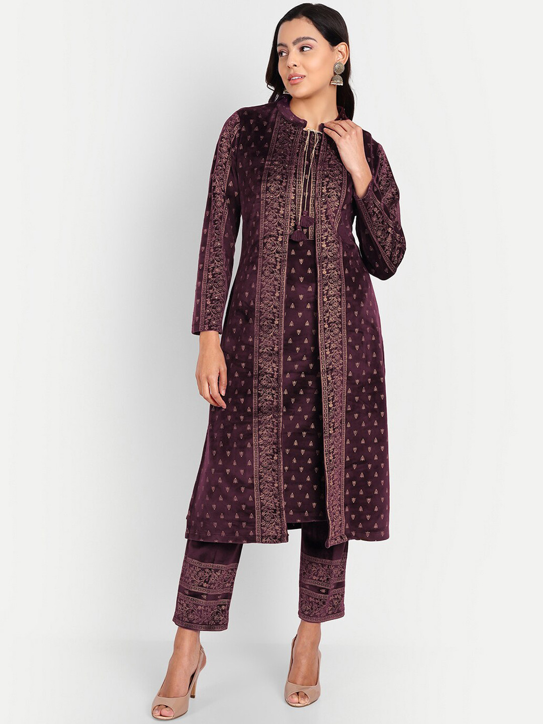 

HK colours of fashion Women Ethnic Motifs Printed Velvet Kurta with Trousers, Maroon