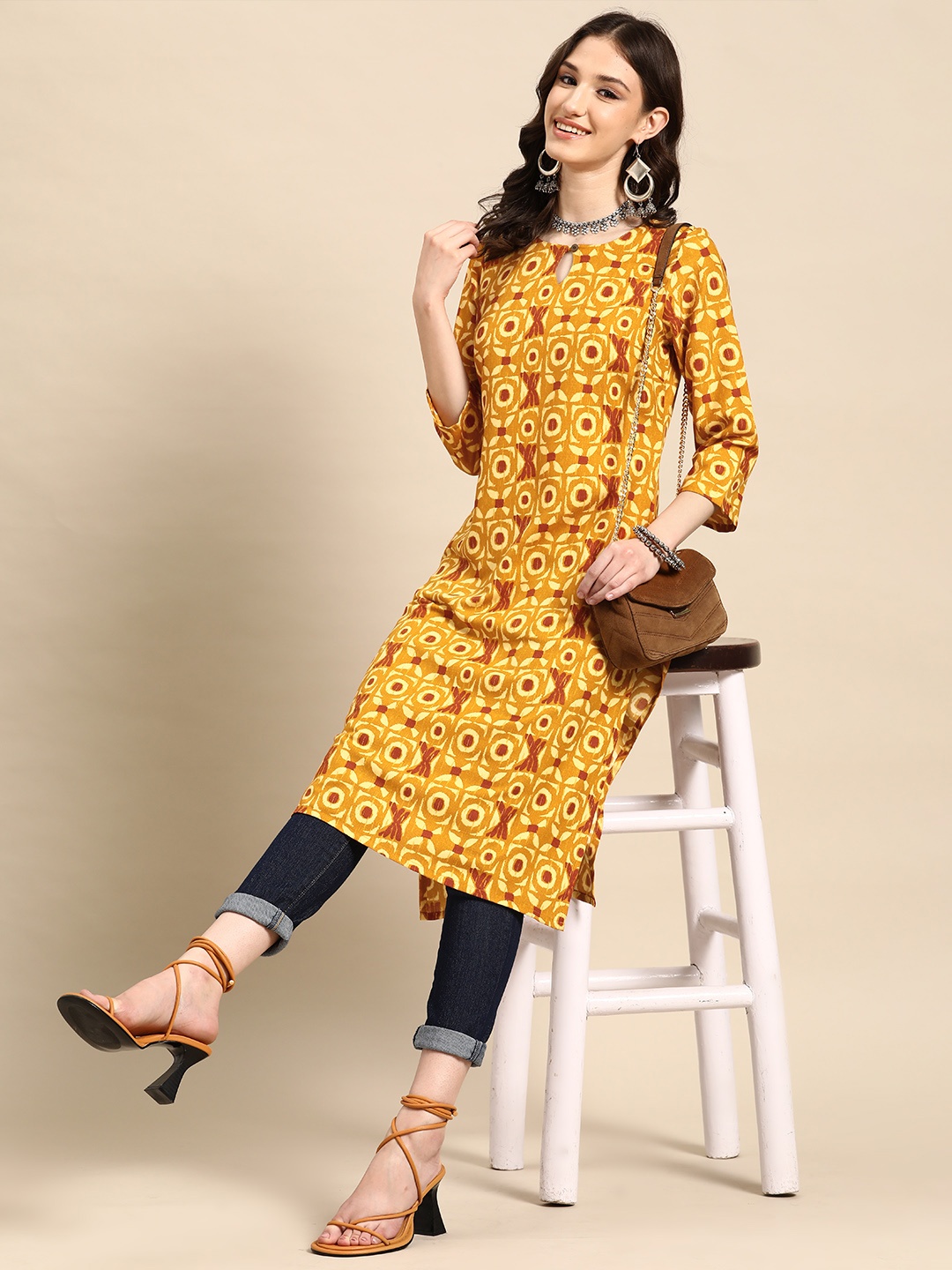 

Sangria Printed Keyhole Neck Kurta, Mustard