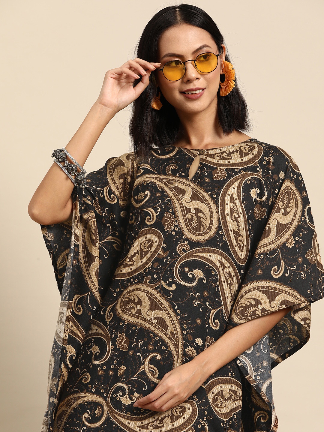 

Sangria Women Paisley Printed Kurta with Palazzos, Black