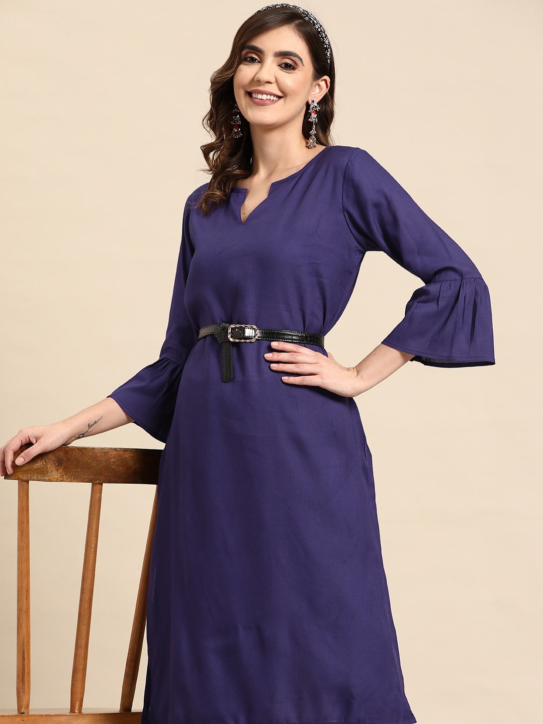 

Sangria Bell Sleeves Solid Straight Kurta With Trousers, Navy blue