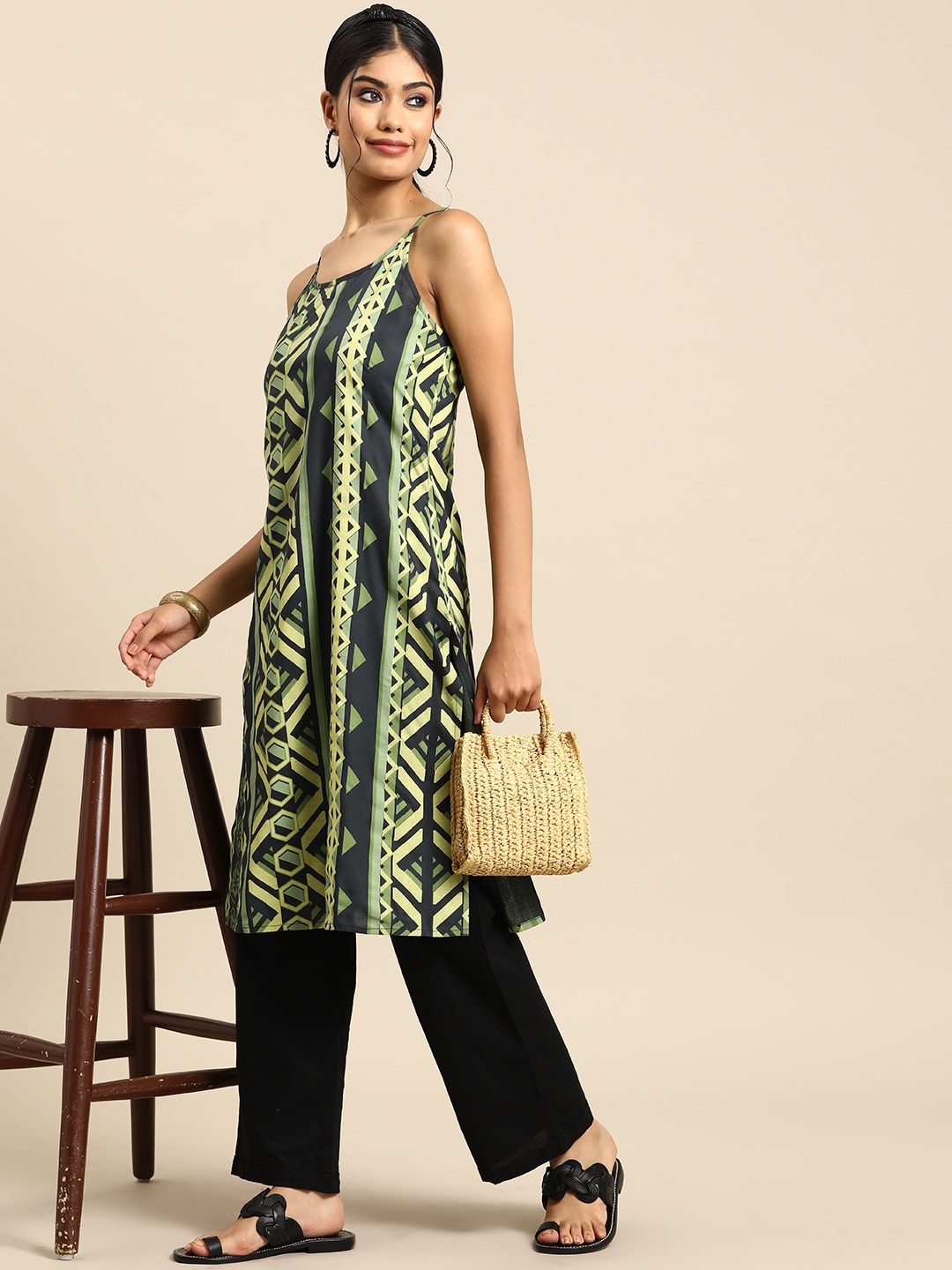 

Sangria Women Geometric Printed Kurta, Charcoal