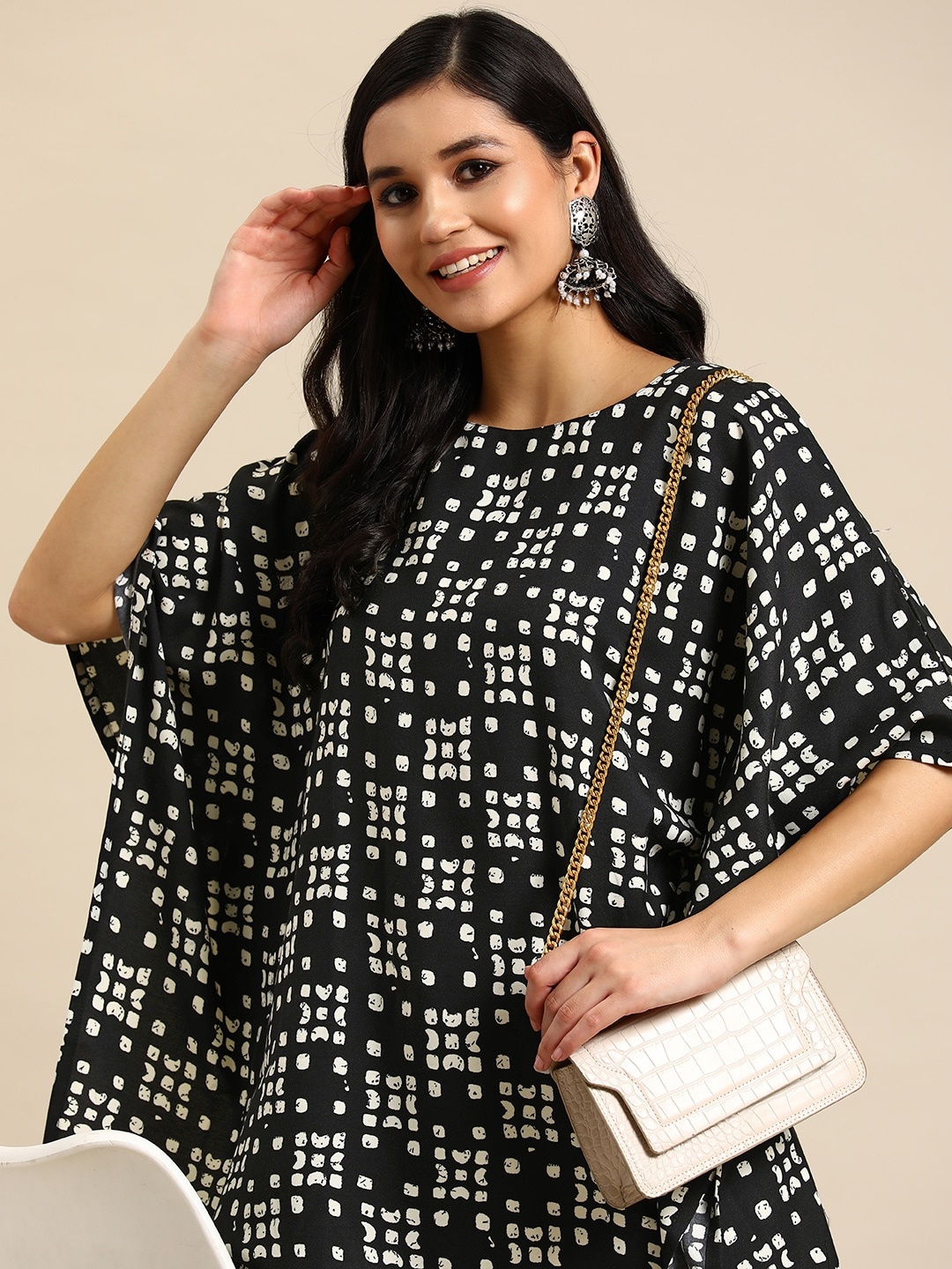 

Sangria Geometric Print Kaftan Kurta, Black