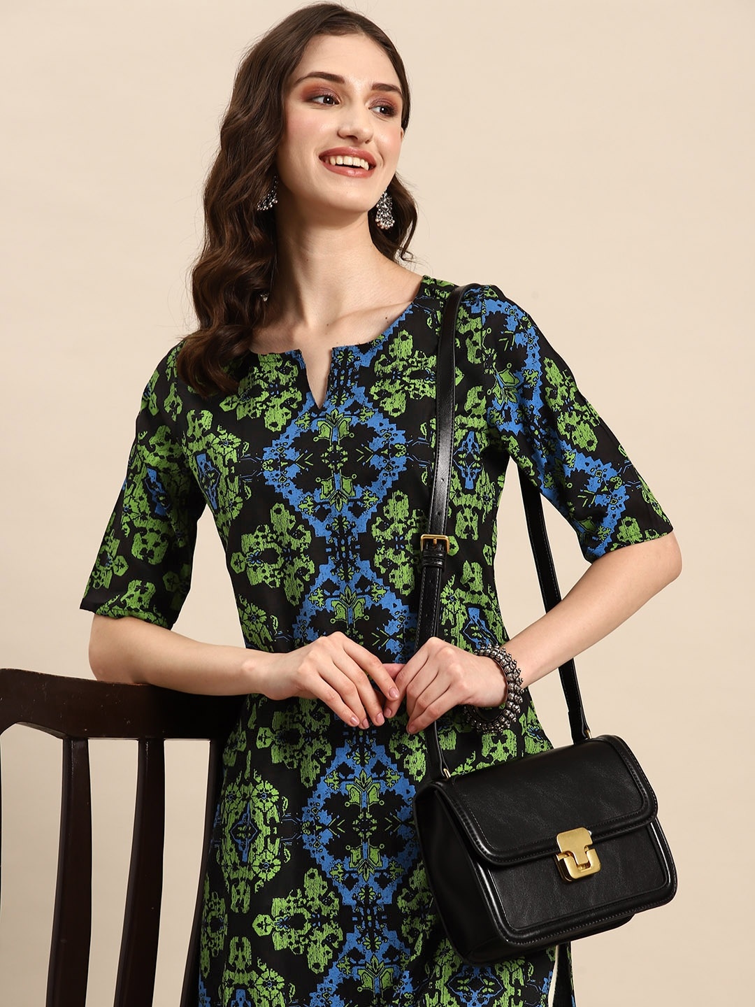 

Sangria Ethnic Motifs Printed Straight Kurta, Black